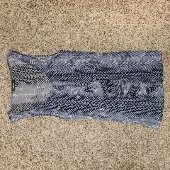 Express Snakeskin Print Sleeveless Ruffle Tank - Picture 4 of 8